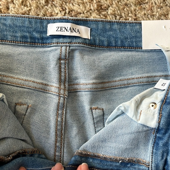 Zenana size 32 jeans - Picture 2 of 3